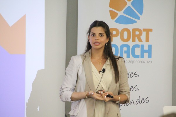 Lucía Almendros en el Sport Science de SportCoach
